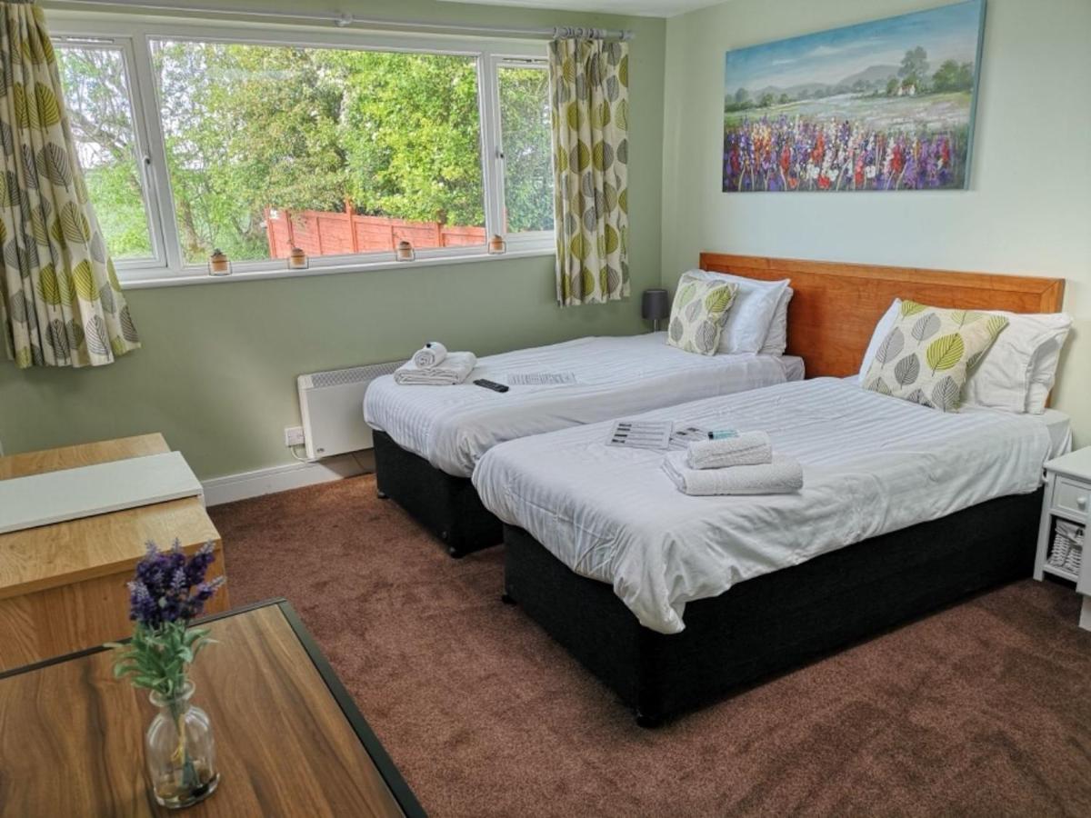 Streatley  Chalet Cottages מראה חיצוני תמונה