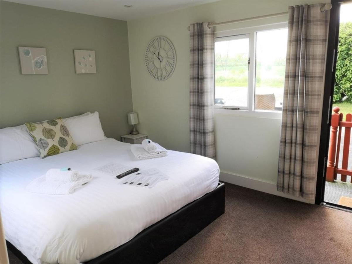 Streatley  Chalet Cottages מראה חיצוני תמונה